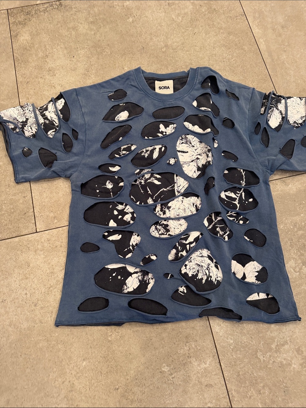 Brand New!Sora Men's Distressed Blue Short Sleeve Tee with Black & White Accent